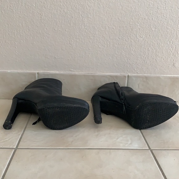 Stuart Weitzman bootie - Picture 5 of 7